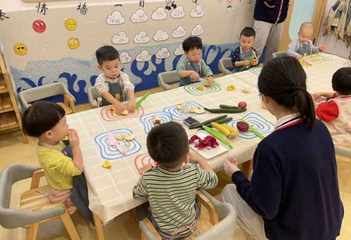 为什么要把孩子送去专业的托育？